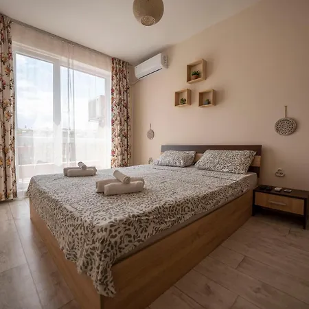 Boho With Private Parking Space بلوفديف